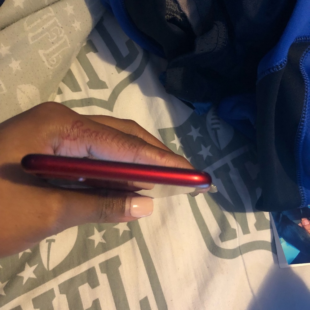 Red iPhone 8+ - Picture 3 of 6